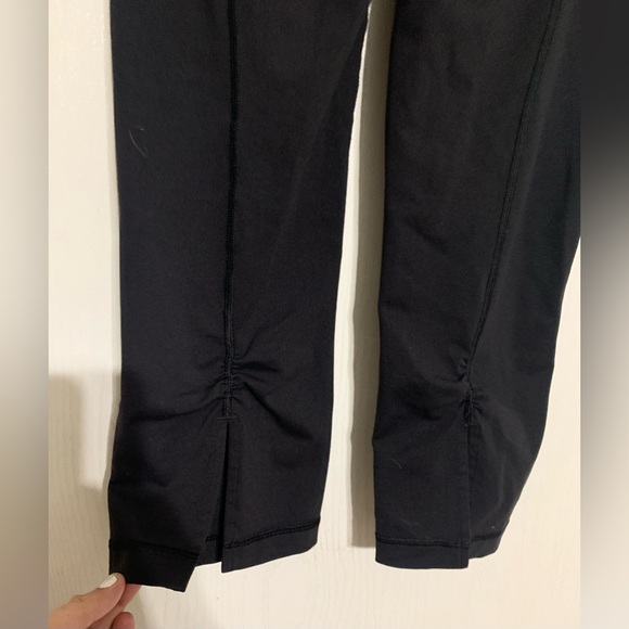 LULULEMON ATHLETICA SLIT BACK CAPRI LEGGING - Picture 4 of 7